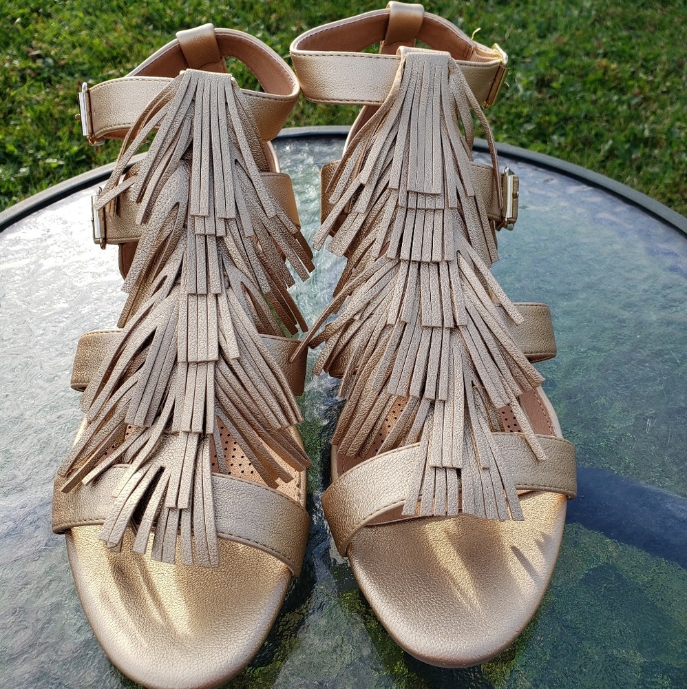 Fringe sandles